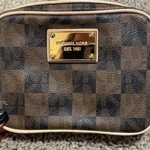 Michael Kors Wallet Crossbody